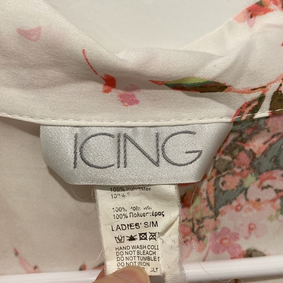 Icing White Floral Robe - Picture 2 of 5